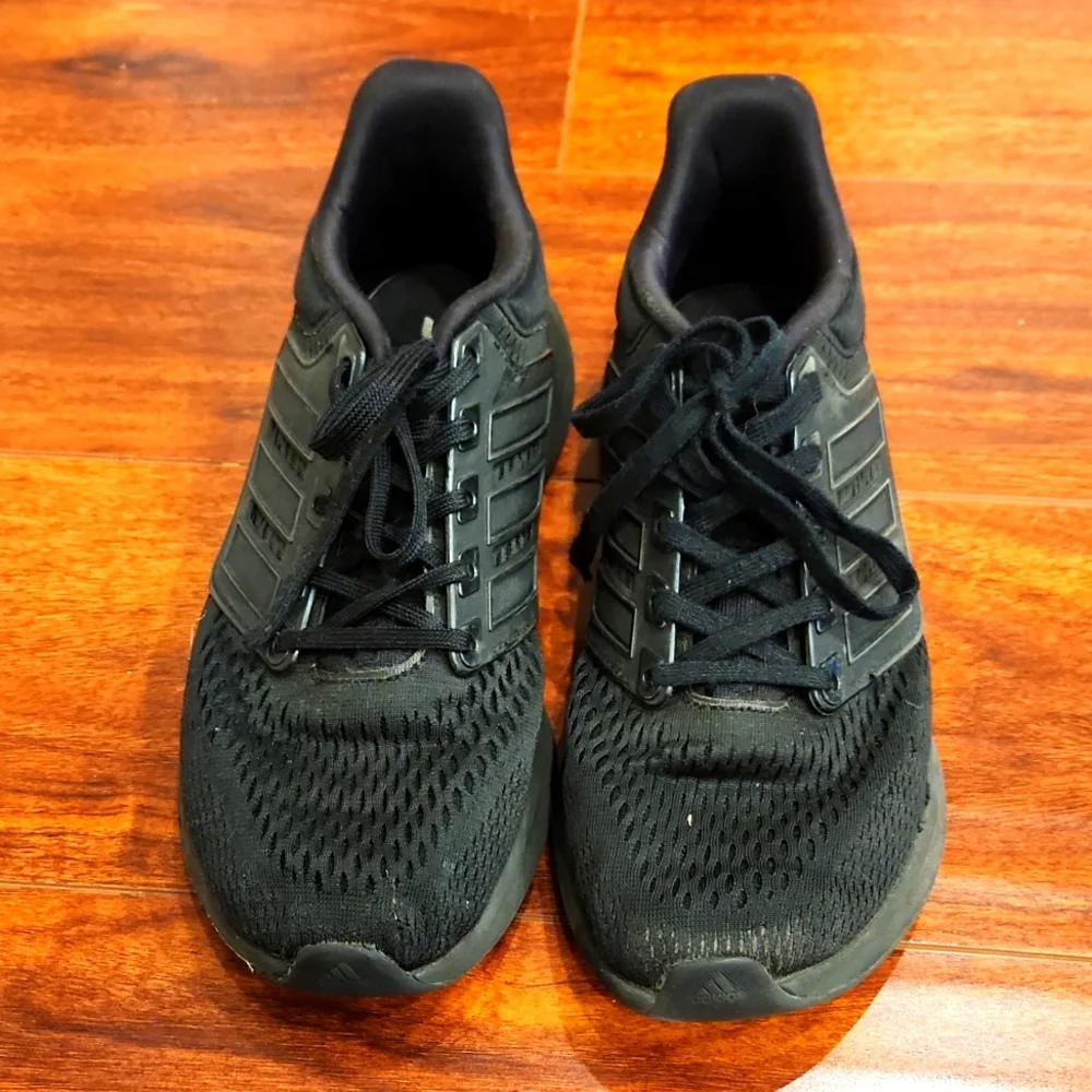 Adidas Bounce Shoes size 8.5